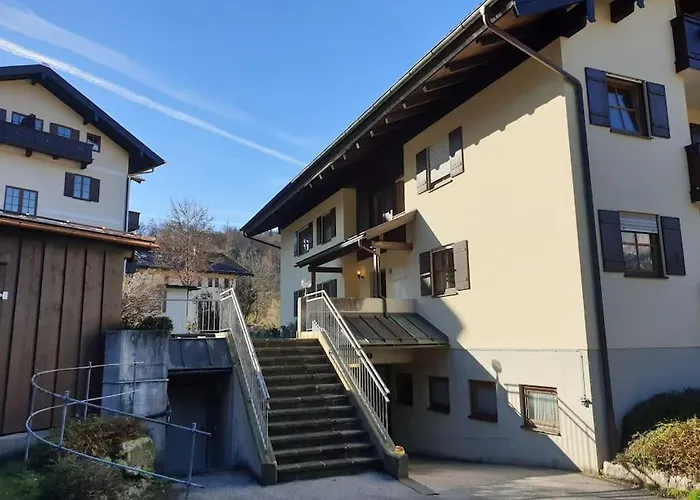 Lebensfreude דירה *